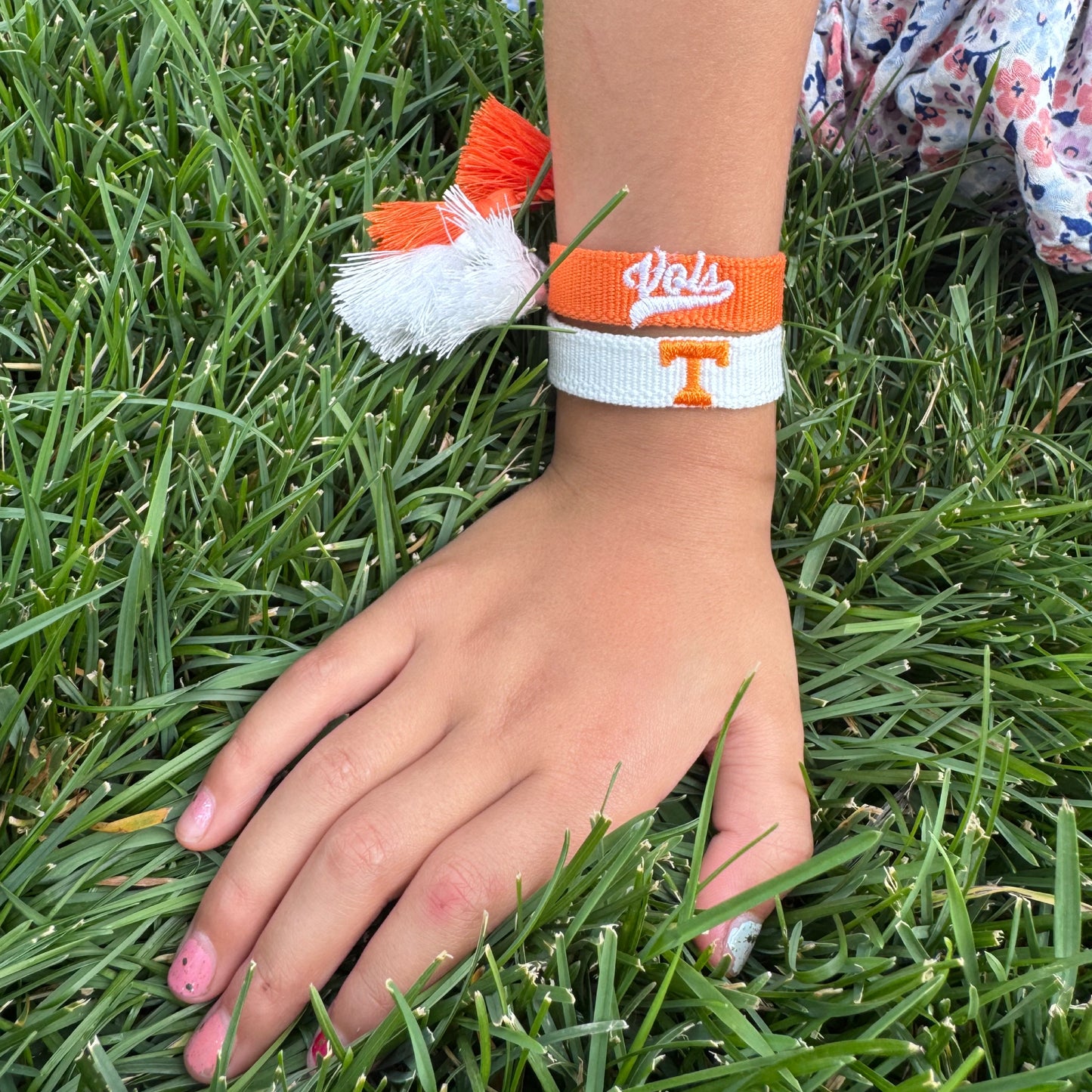Tiny Vols script bracelet