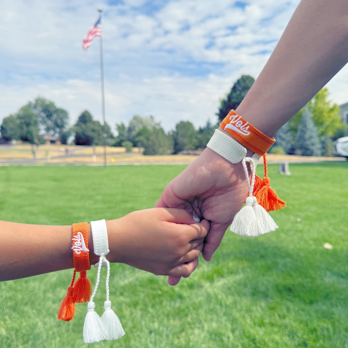 Tiny Vols script bracelet